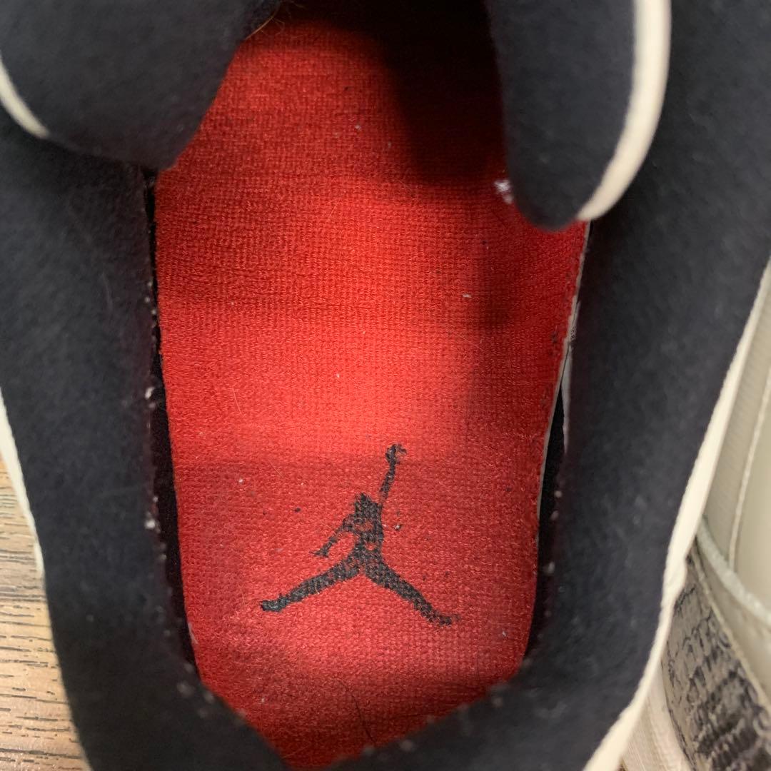 中古 Nike Air Jordan 11 Low Snakeskin