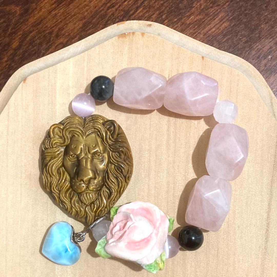 【種名　日本鹿の角】 オリジナル彫刻⭐️プリンセスローズと野獣⭐️ 虎目石　☆匿名☆