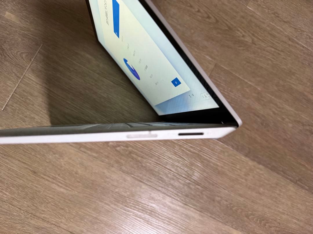 Microsoft Surface Laptop（型番：KSR-00022）