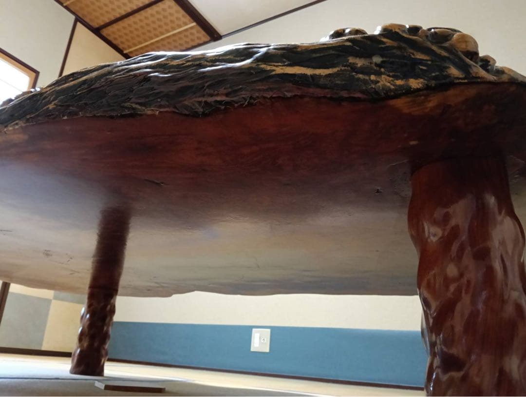 自然形状の赤褐色木製座卓　コブ　瘤　テーブル　和室　旅館　料亭　一点物