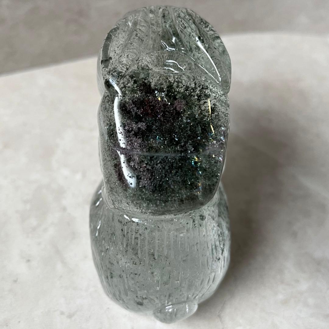ガーデンクォーツ　うさぎ　リュック　虹　１点もの　手彫り　天然石