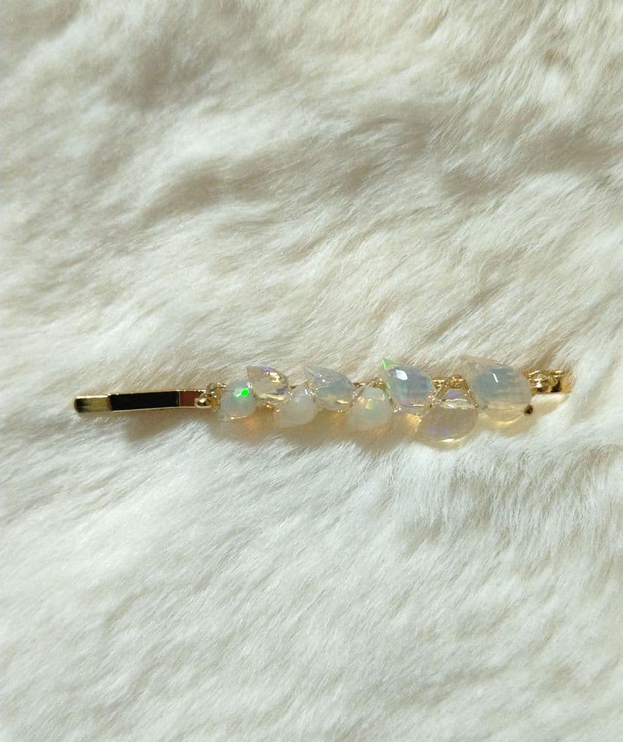 オパールのヘアピン