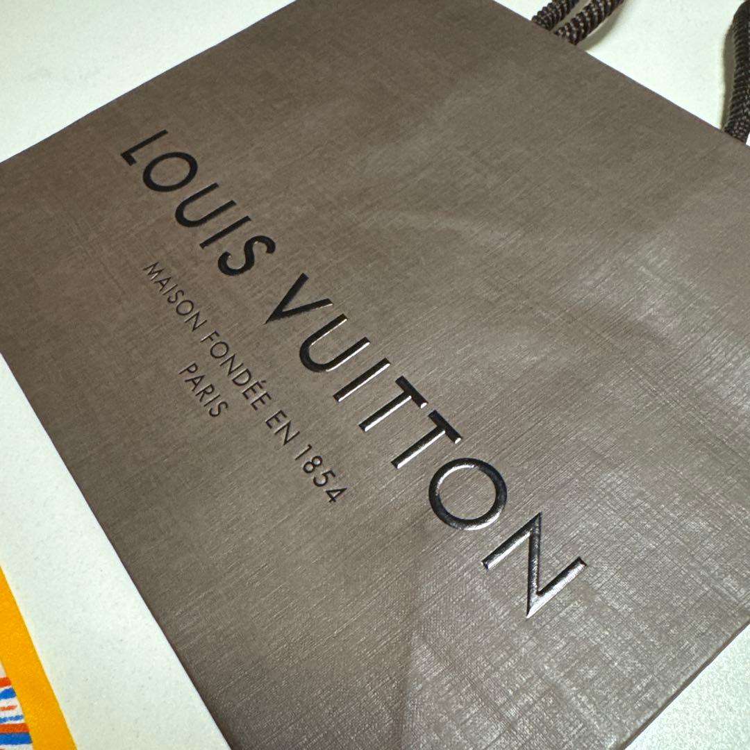 P*e様 LOUIS VUITTON⭐︎シルクスカーフ⭐︎新品未使用
