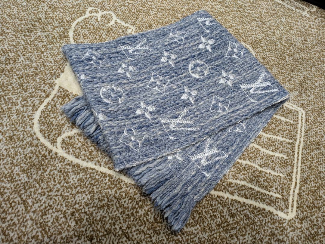 Xmasセールかなり希少Louis Vuitton エシャルプ・ロゴマニアデニム