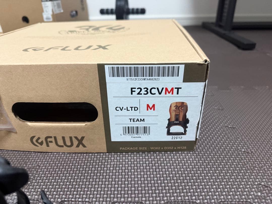 d*7様 FLUX CV Mサイズ　ビンディング