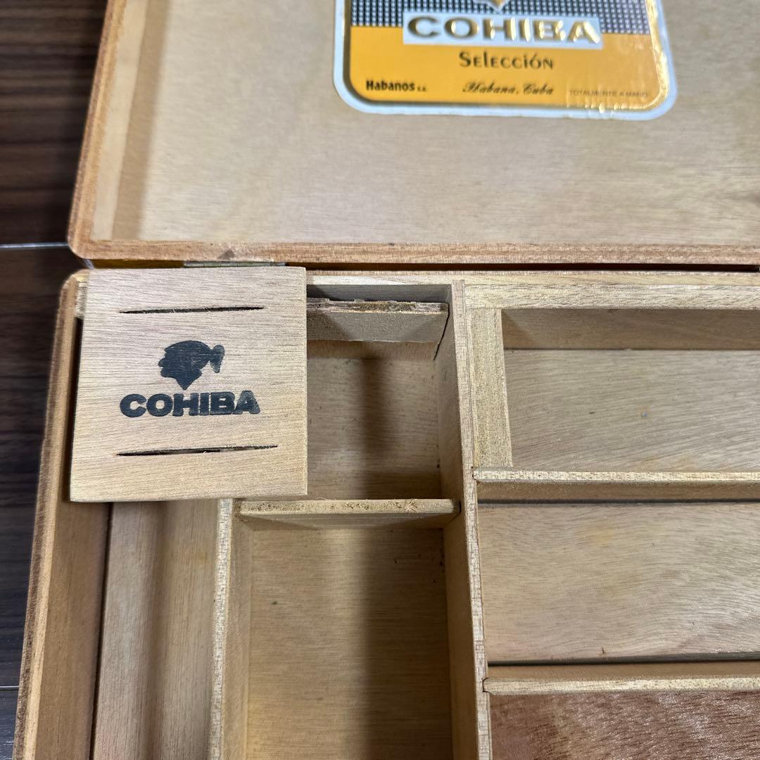 COHIBA 葉巻木箱（空箱)