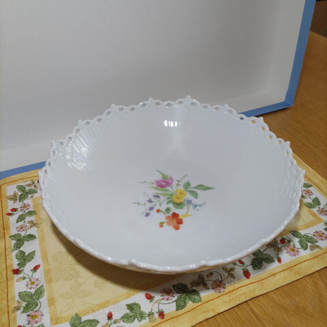 【貴重品】ロイヤルコペンハーゲン　ホワイトフルーテッド　フルレース　ボウル　花柄