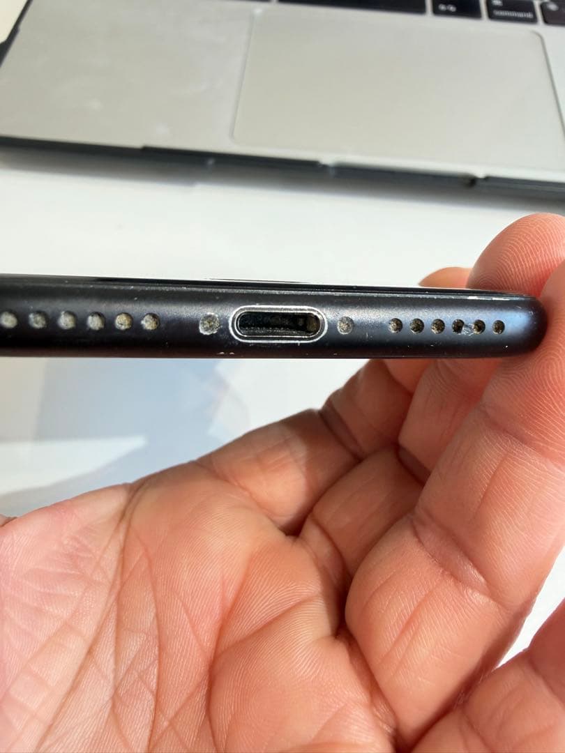 スマートフォン本体 Apple iPhone SE (MX9R2J/A)