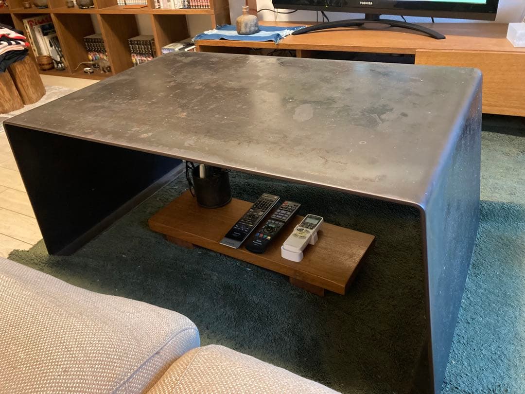 【直接引取のみ】黒皮鋼板　ローテーブル