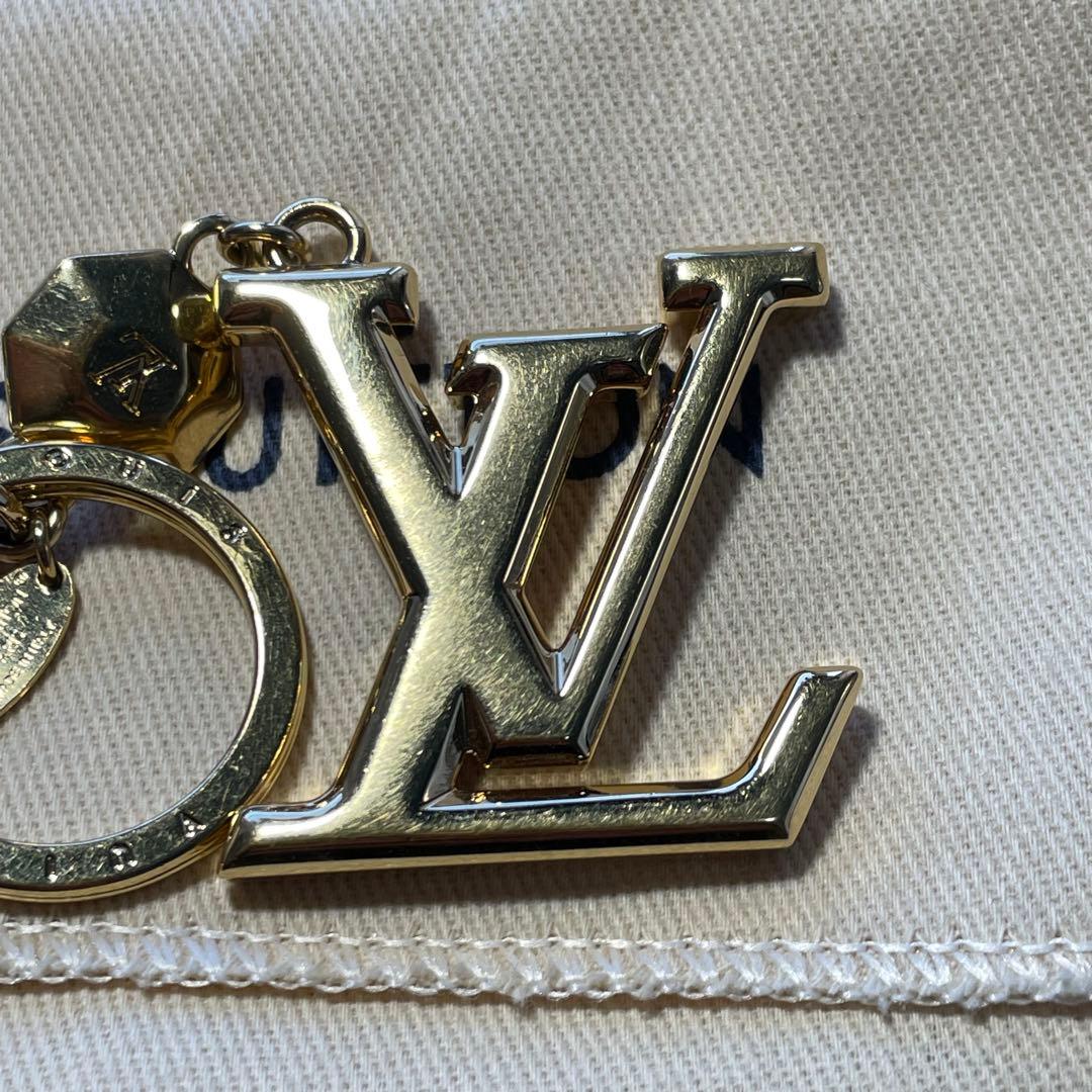 LOUIS VUITTON キーホルダー ポルトクレ　LV ファセット　ゴールド