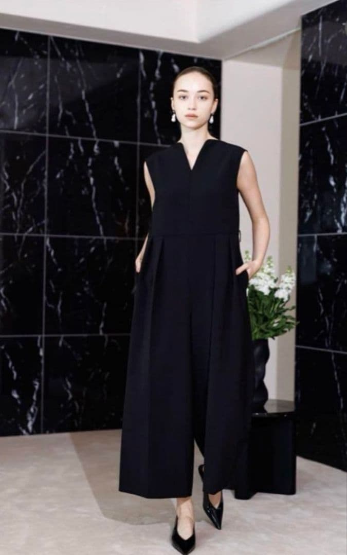 ★週末お値下げ★Heve ハートネックオールインワン36