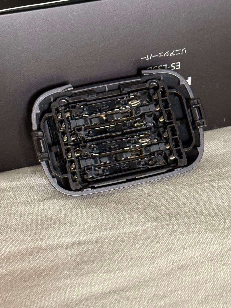 y*o様 Panasonic ES-LS5B ラムダッシュ6枚刃髭剃り(値下げ可