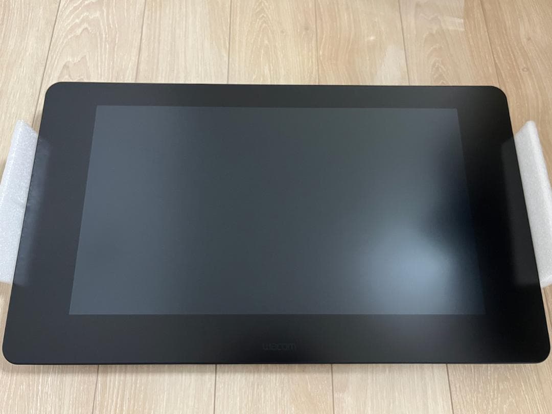 液タブ・ペンタブ Wacom Cintiq Pro 24 touch DTH-2420/K0