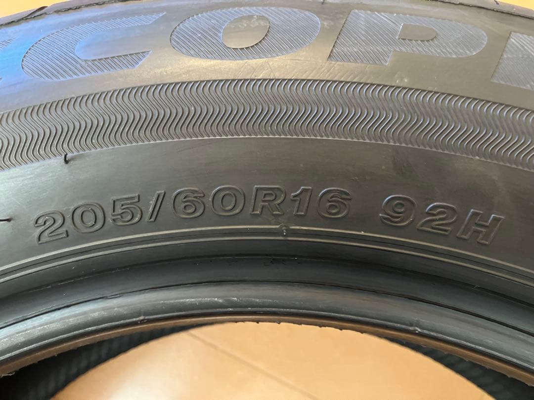 ノア/ヴォクシー 205/60R16 タイヤ4本 ほぼ新車外し