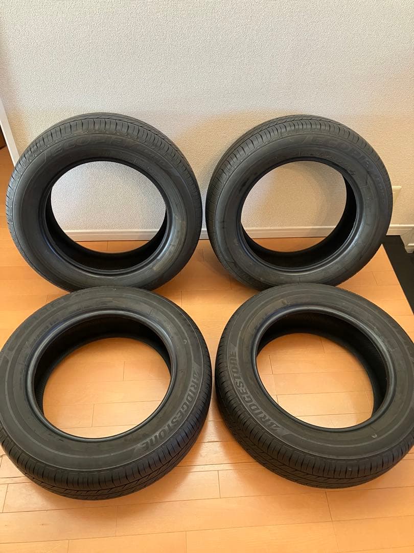 ノア/ヴォクシー 205/60R16 タイヤ4本 ほぼ新車外し