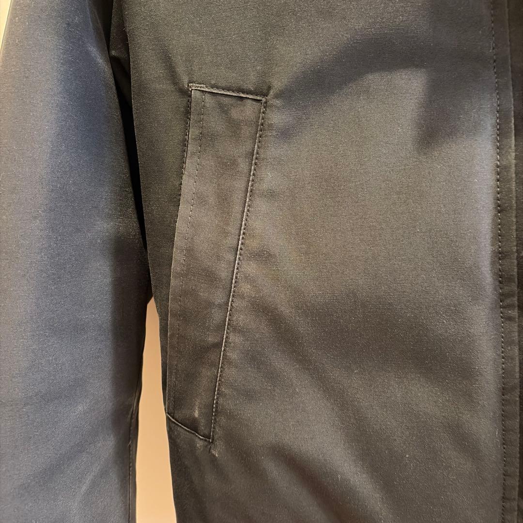 ファー付きブラックダウンジャケット