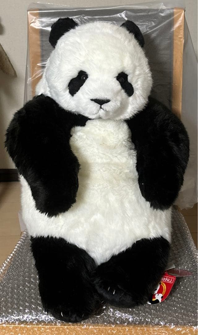 【♡ファーファ♡タグ付き新品】上野動物園　パンダ　抱っこパンダ　ぬいぐるみ
