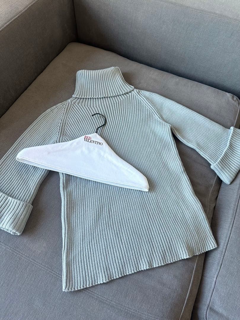 極美品【RED VALENTINO】タートルネックニット アイスブルー