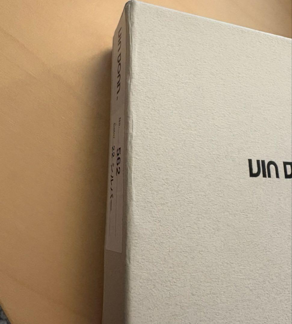 新品＊箱付　VIA DOAN シルバードット 二つ折り財布　水玉　がま口