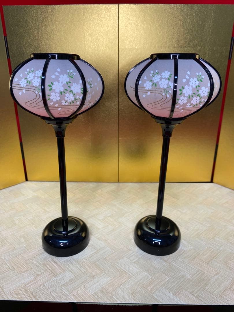 雛人形　親王平飾りセット・サイズ間口約６０×奥行約３０×高さ約３１㎝