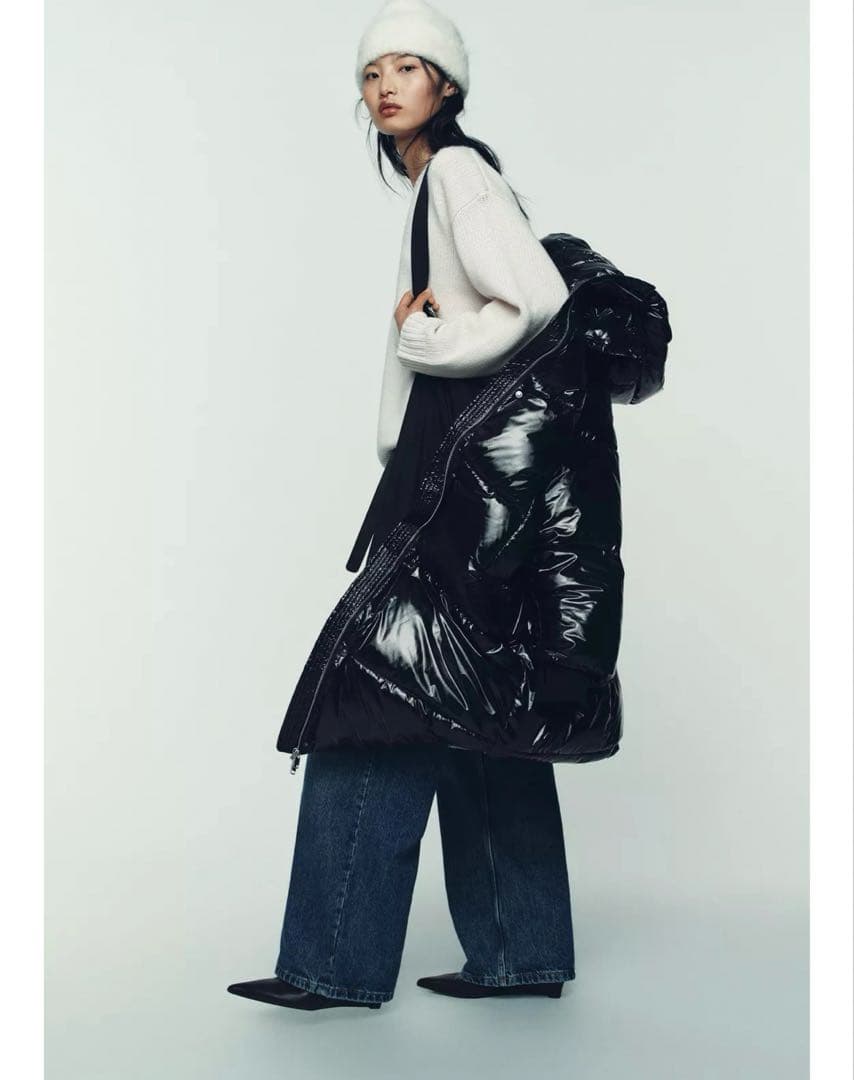 タグ付き新品★ZARAのシャイニーロングアノラック★Lサイズ★ブラック色