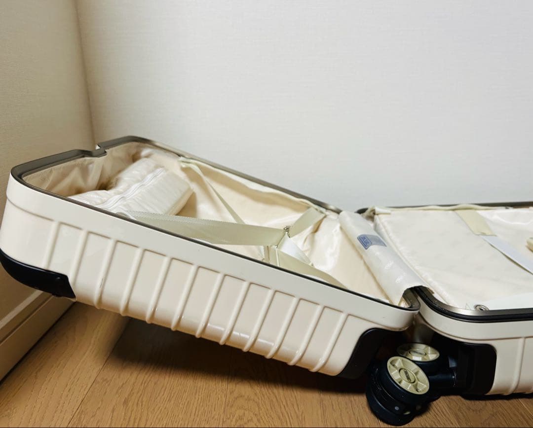【美品】RIMOWA LIMBO ビジネスキャリーケース 27L