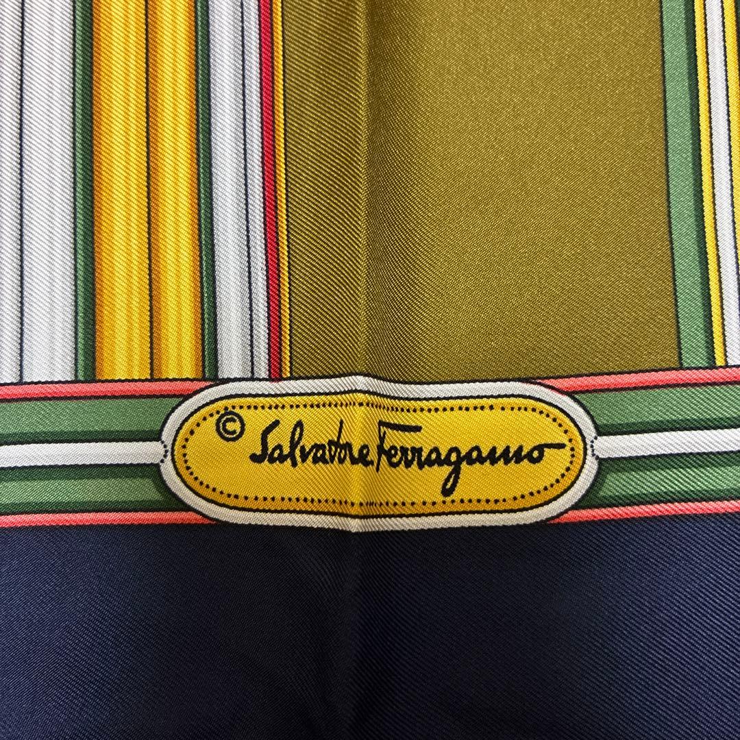 Salvatore Ferragamo シルク　スカーフ 総柄　虎　イタリア製