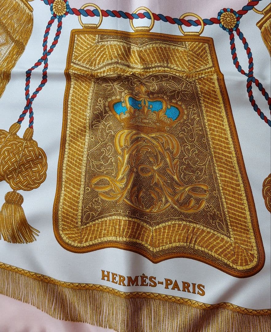 HERMES シルクスカーフ 90cm x 90cm