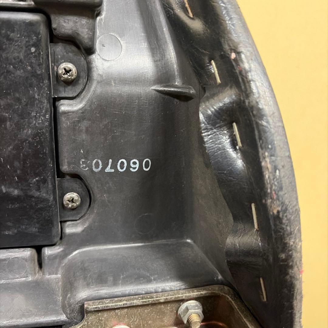 ゼファー400 純正バイク シート 黒 ゼファー400シート ZEPHYR