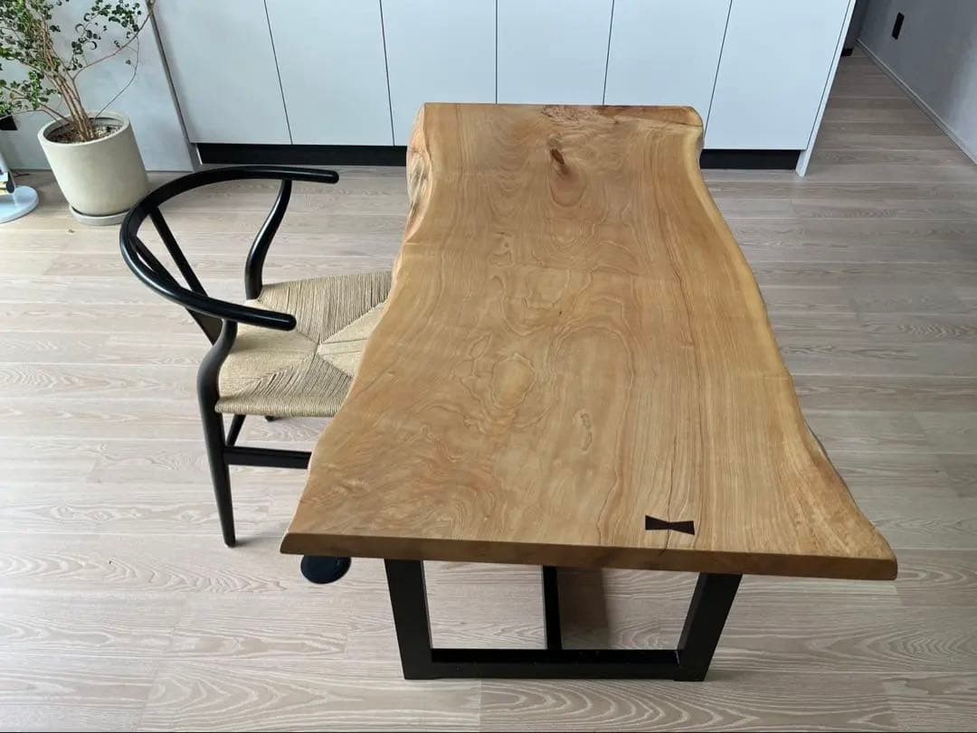 無垢材 一枚板　ダイニングテーブル　70〜75cm ×137cm ×高さ70cm