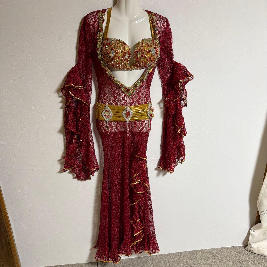 赤いビーズ装飾ベリーダンスセットアップ