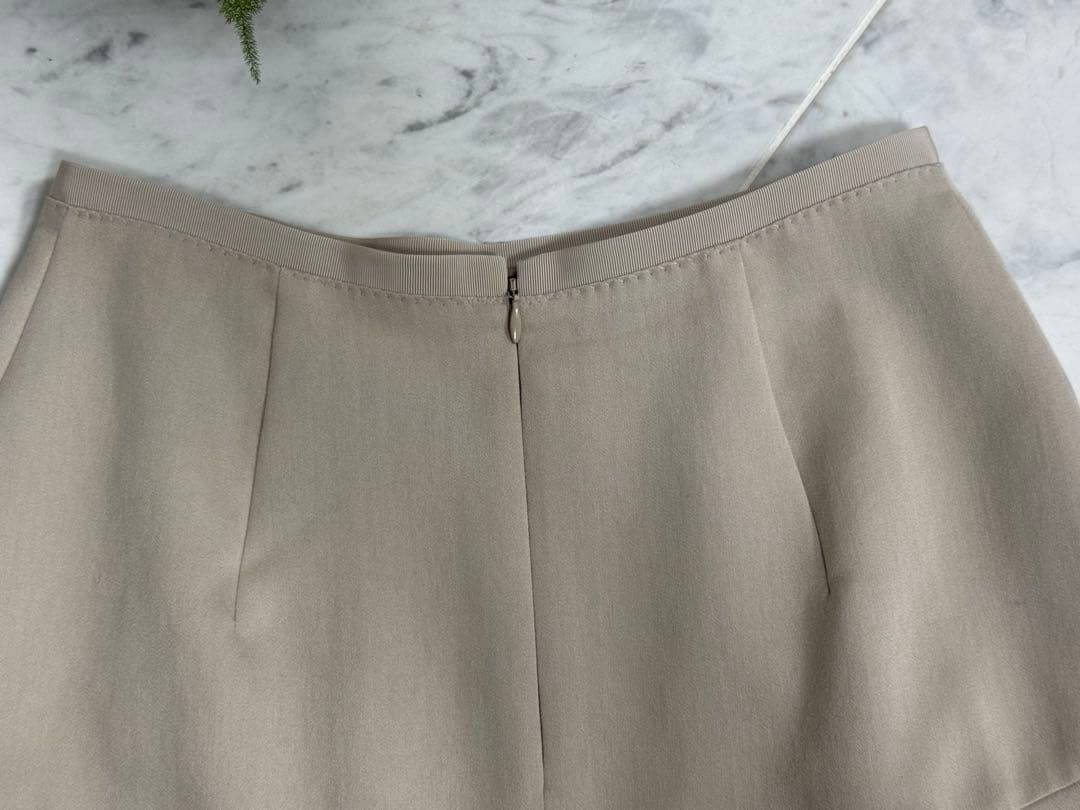 近年モデル★極美品★ANAYI フレアスカート ベージュ　38