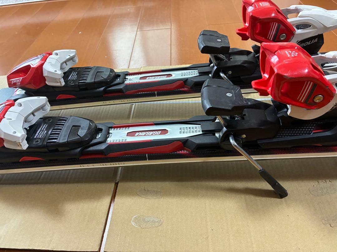 人気モデルOGASAKA ケオッズKS-LS スキー板 赤黒 バインディング付き