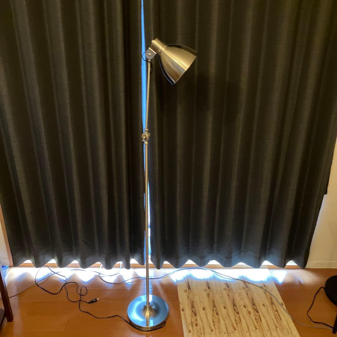 シルバーフロアスタンド メタル製