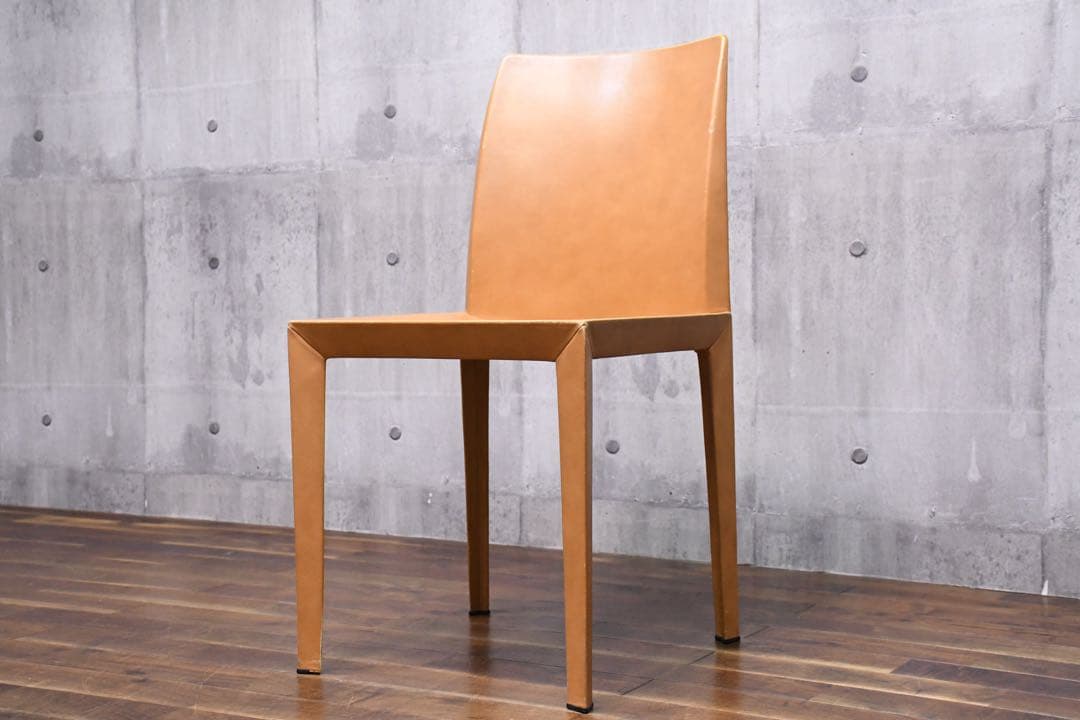 EEK122 イタリア製 ポルトローナフラウ ローラ ダイニングチェア レザー