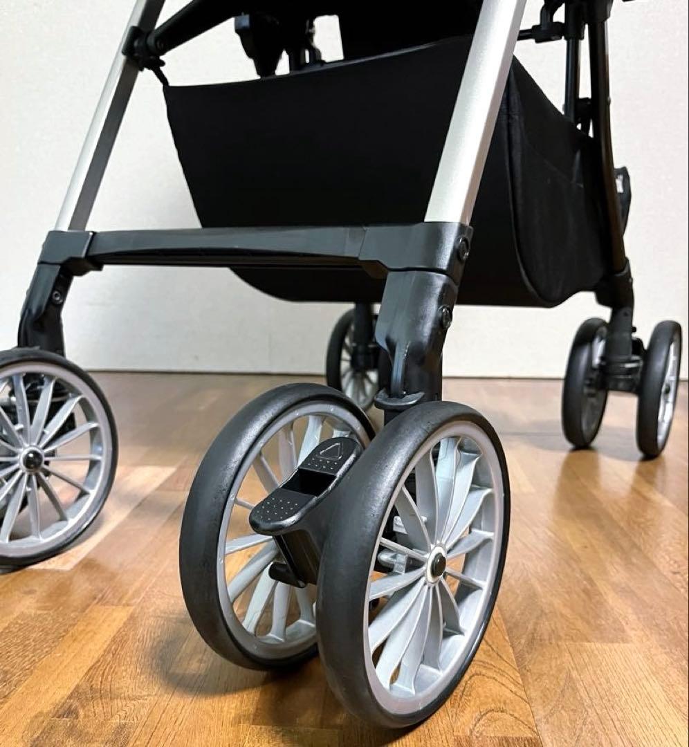 Combi ベビーカー アンブレッタ ★エアスルーシート・ドリンクホルダー付き