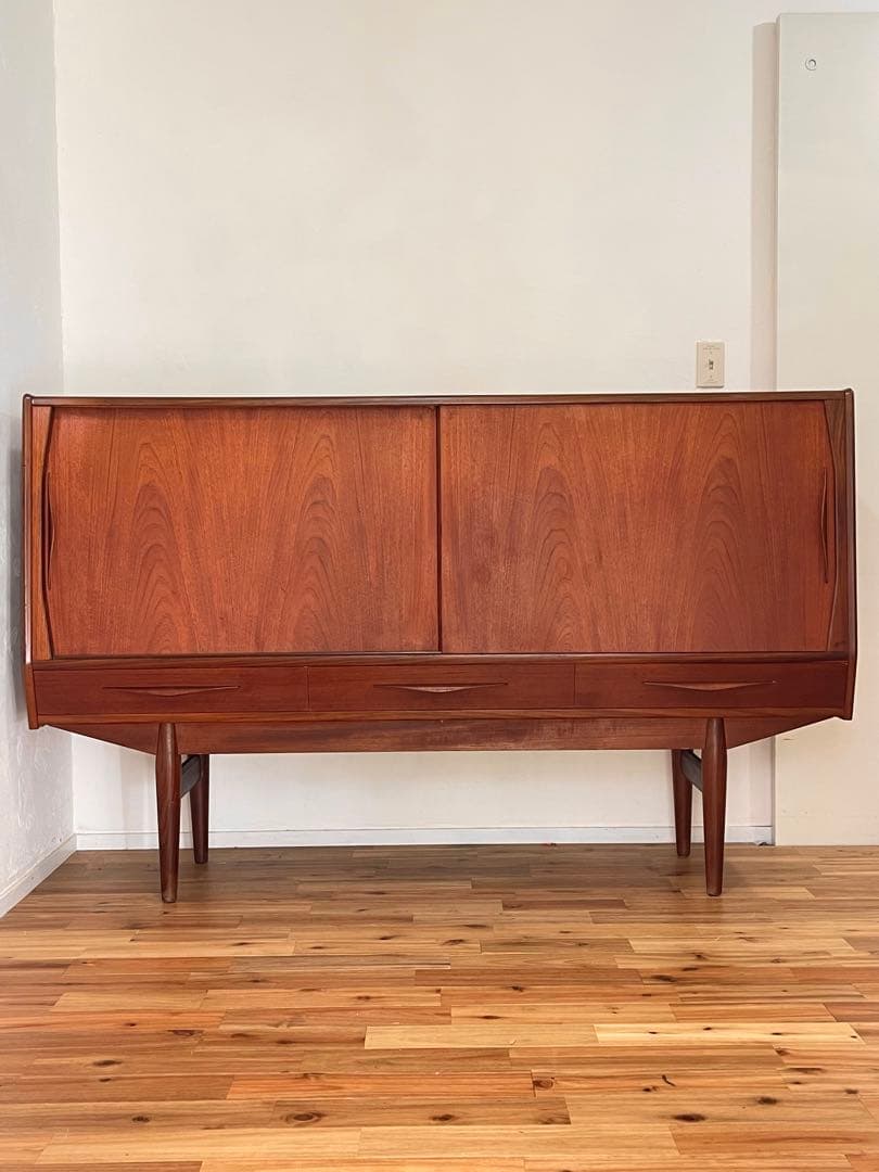 北欧 デンマーク ヴィンテージ チーク オイルフィニッシュ サイドボード