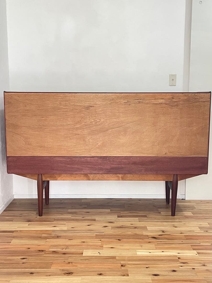 北欧 デンマーク ヴィンテージ チーク オイルフィニッシュ サイドボード