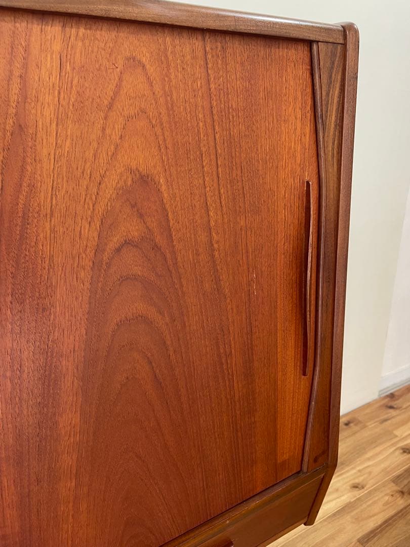 北欧 デンマーク ヴィンテージ チーク オイルフィニッシュ サイドボード