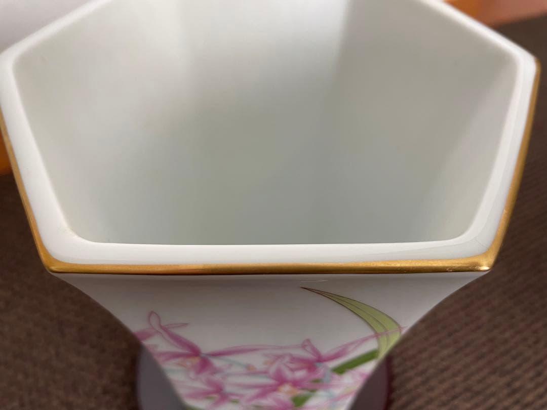 香蘭社　六角花瓶　金彩