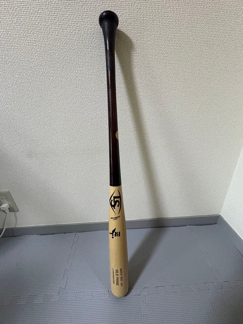 ルイスビルスラッガー木製硬式バット ダークブラウン