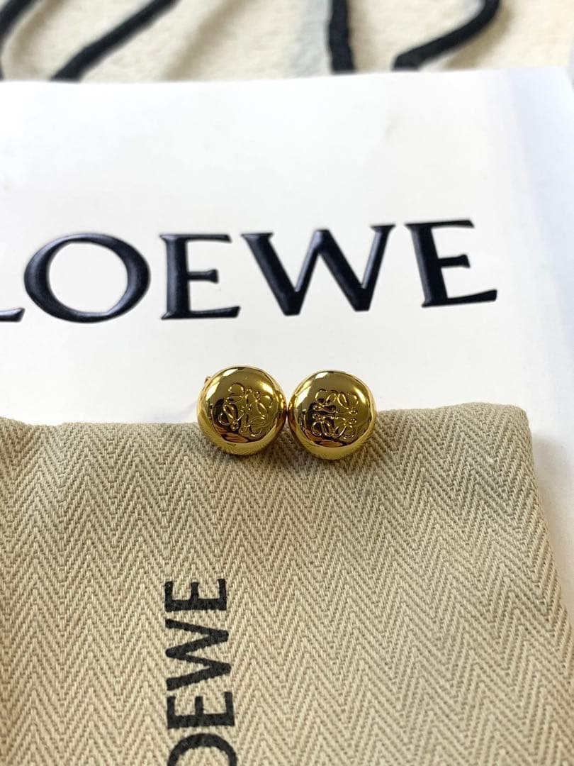 LOEWE ゴールド スタッドピアス
