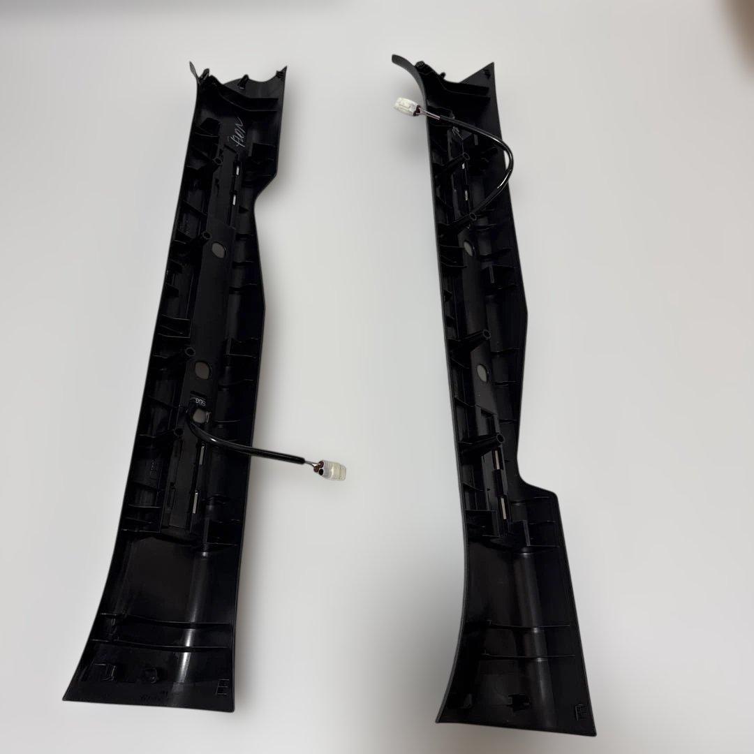 ほ*に様 【美品】レクサス RX純正スカッフイルミネーション ホワイトLED