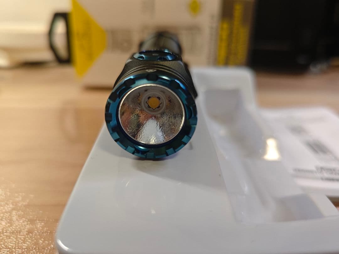 LEDライト USB磁気充電 耐水 マグネットスタンド 付属品多数 美品
