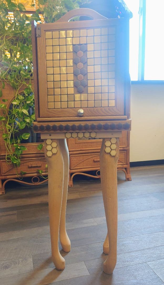 三面鏡、オーダーメイドの四面鏡、金タイル、木製、4-sided mirror
