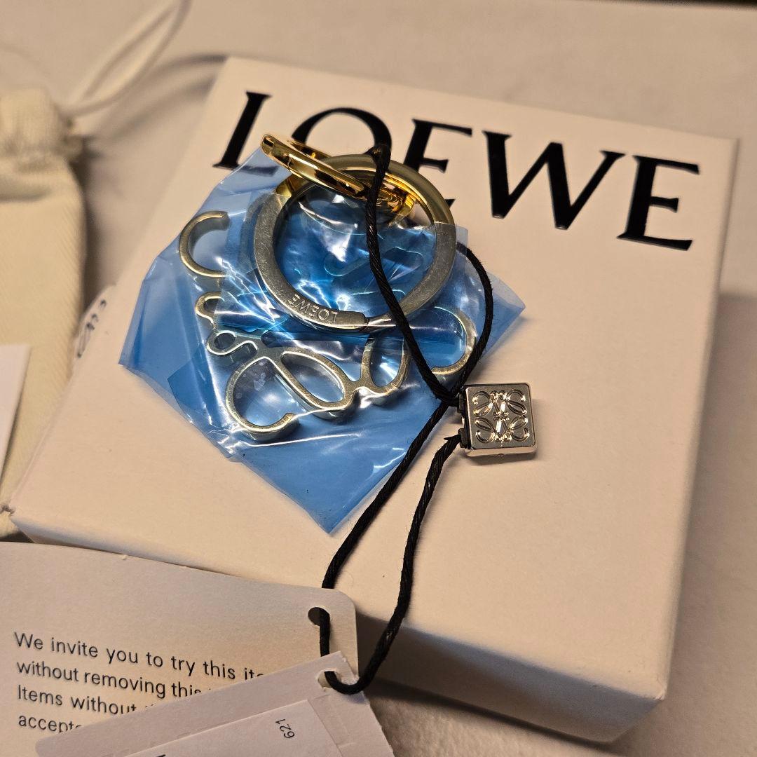 未使用　美品　LOEWE　ロエベ　アナグラム　キーリング　チャーム　ゴールド