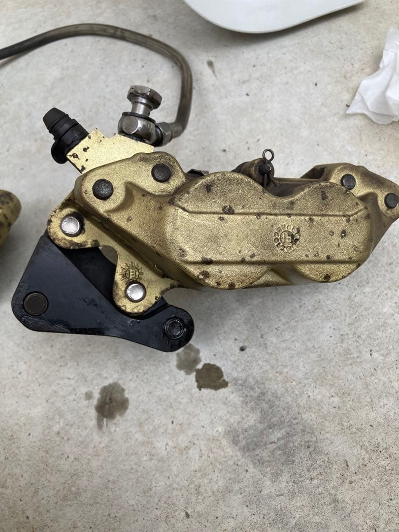 R　brembo ブレーキキャリパー キャリパーサポート付き　固着なし