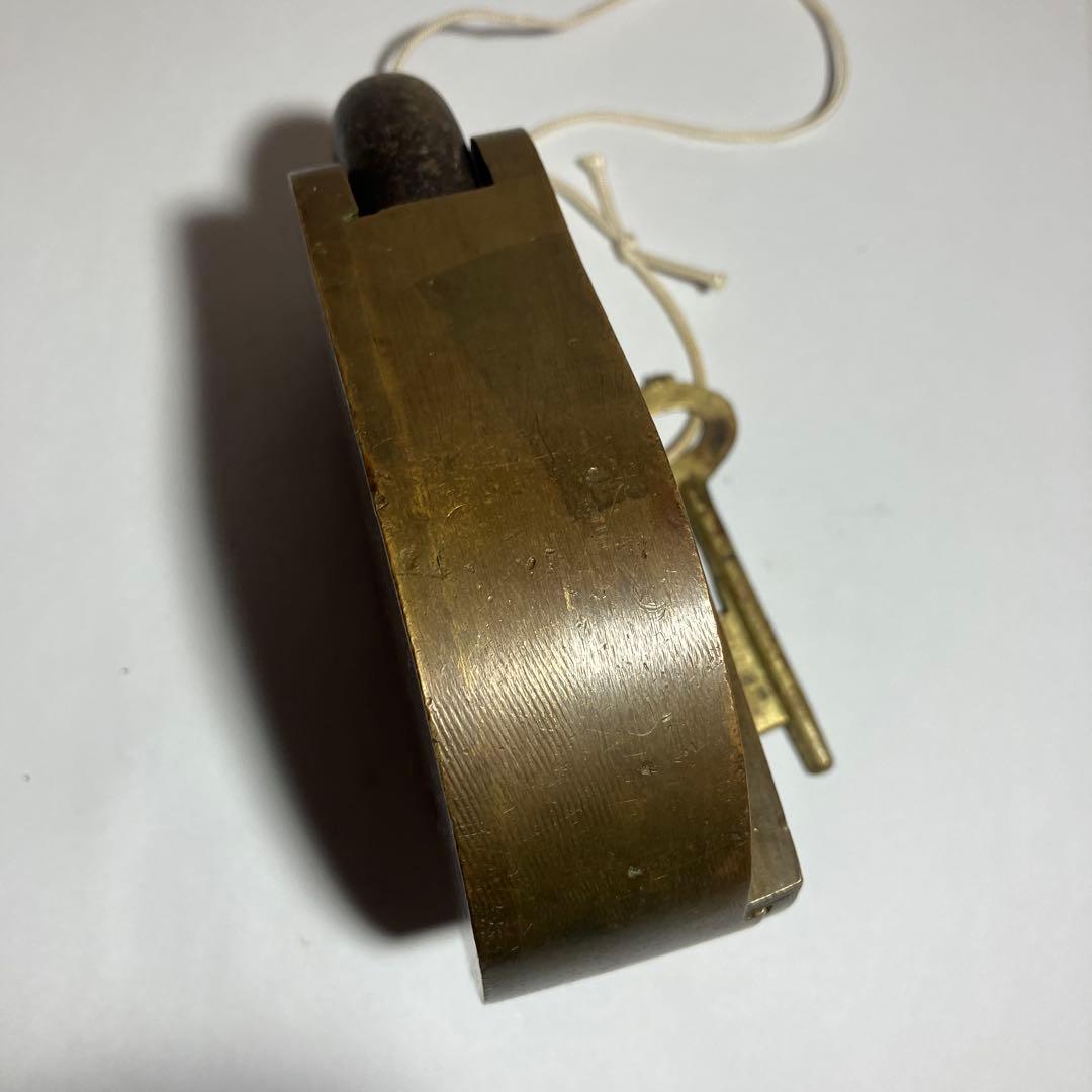 印度「ＨＯＮＥＳＴＹ　ＬＯＣＫ　ＳＴＯＲＥＳ」の特大クマ型ビンテージ南京錠
