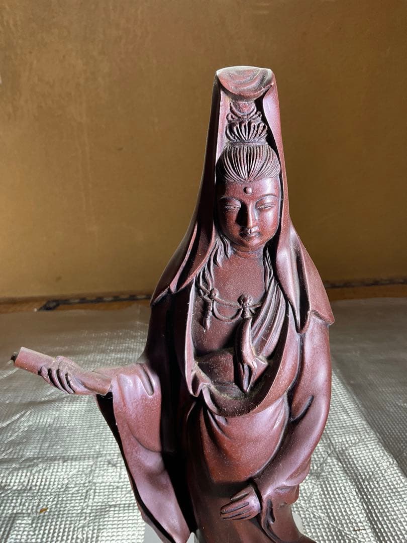聖観世音菩薩立像。銅製。現状品。【まあまあの重量が御座います、芳山と言う文字】。