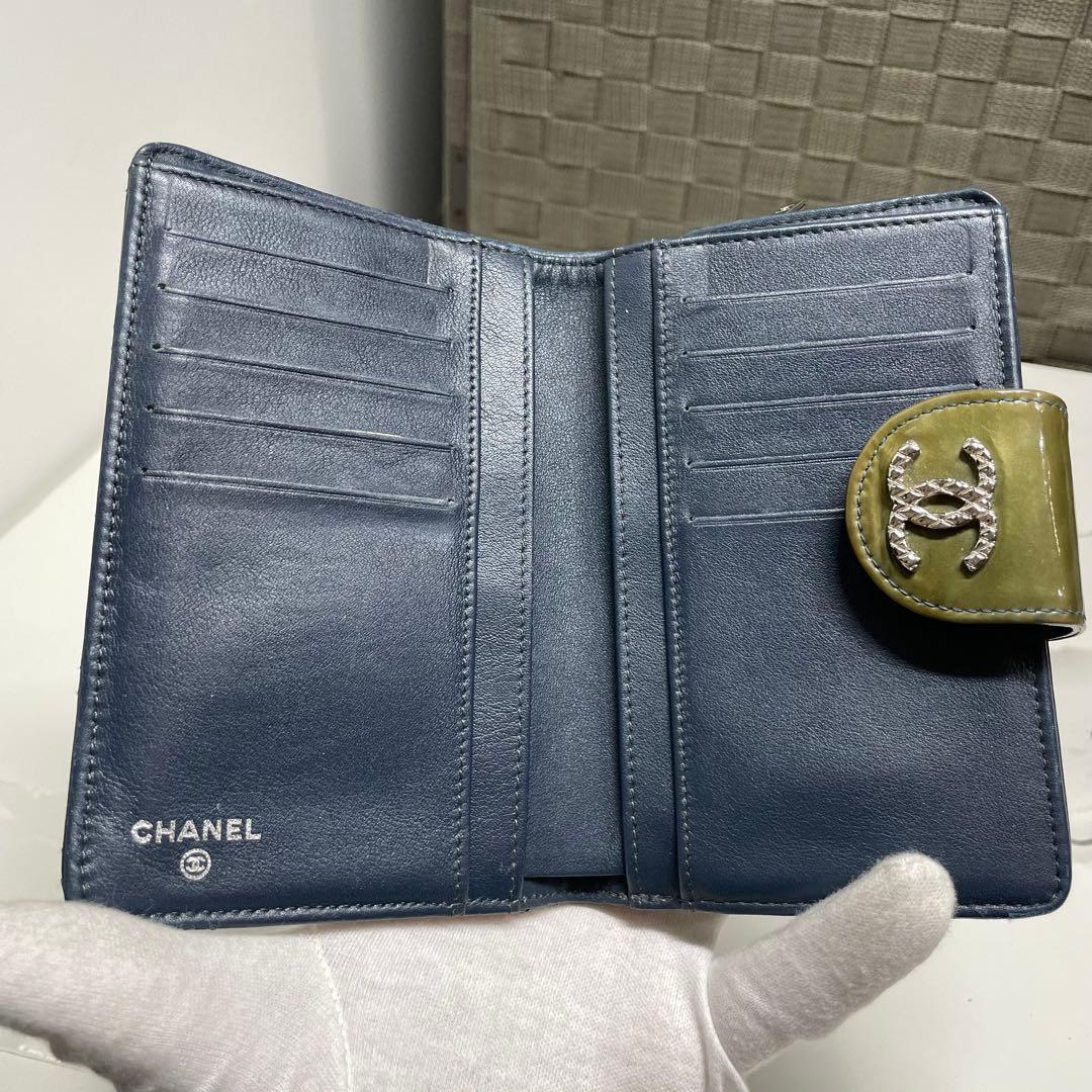 C*乃様 CHANEL 二つ折り財布 オリーブグリーン